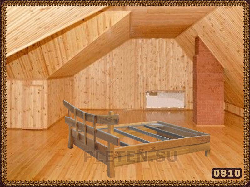 большая деревянная кровать